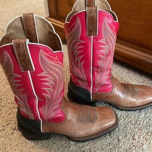 Ariat size 8B Catalyst Prime boots